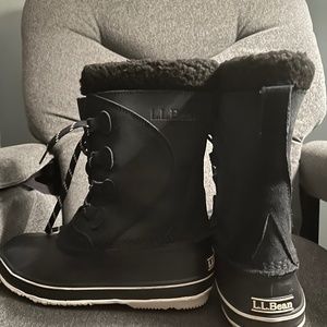 Women’s size 9 LL Bean Snowboots